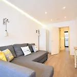 Superb Apartment, Shirland Mews
