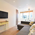 Superb Apartment, Shirland Mews